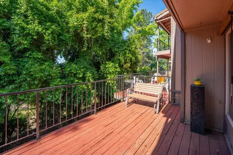 Exterior - 1968 Bechelli Ln, Redding, CA 96002 photo 5 of 8