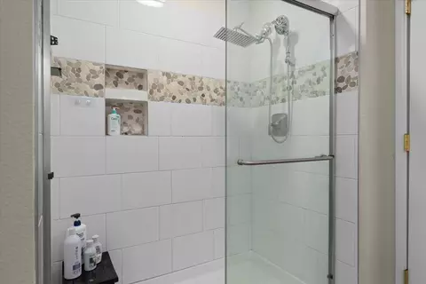 Bath - 1968 Bechelli Ln, Redding, CA 96002 photo 2 of 4