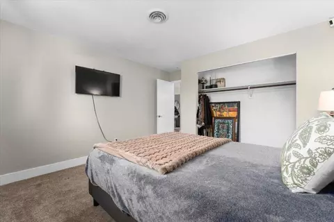 Bedroom - 1968 Bechelli Ln, Redding, CA 96002 photo 4 of 4