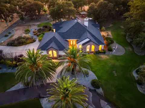 22940 Sunriver Dr, Red Bluff, CA 96080
