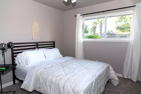 Bedroom - 1018 Pineland Dr, Redding, CA 96002 photo 3 of 4