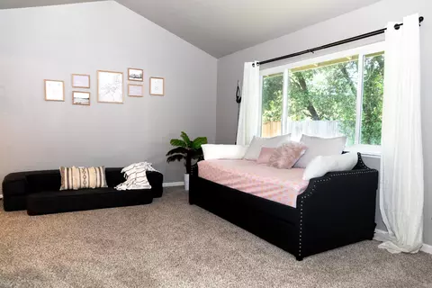 Living - 1018 Pineland Dr, Redding, CA 96002 photo 2 of 2