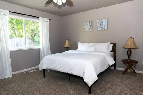 Bedroom - 1018 Pineland Dr, Redding, CA 96002 photo 1 of 4