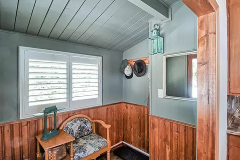 Entry Way - 19370 Mountain Maple Rd, Lakehead, CA 96051 photo 2 of 3