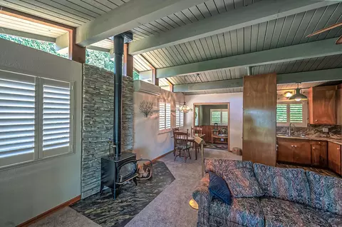 Living - 19370 Mountain Maple Rd, Lakehead, CA 96051 photo 5 of 5