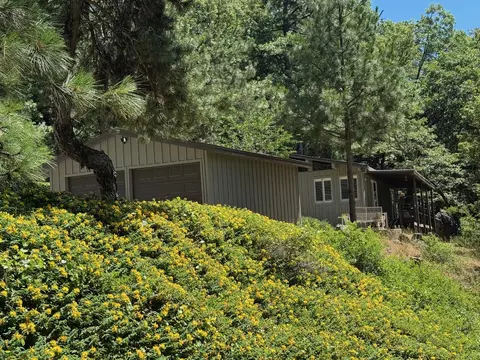 Exterior - 19370 Mountain Maple Rd, Lakehead, CA 96051 photo 3 of 15