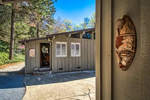 Exterior - 19370 Mountain Maple Rd, Lakehead, CA 96051 photo 4 of 15