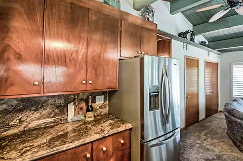 Kitchen - 19370 Mountain Maple Rd, Lakehead, CA 96051 photo 3 of 3