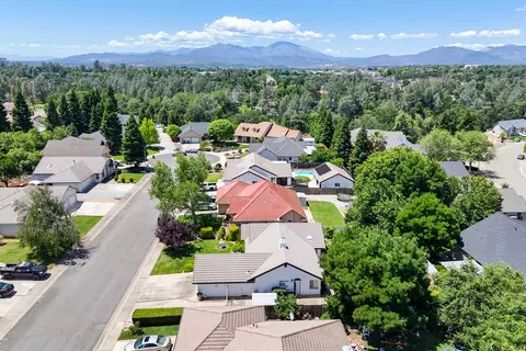 View/Area - 2184 Darsha Ln, Redding, CA 96003 photo 2 of 3