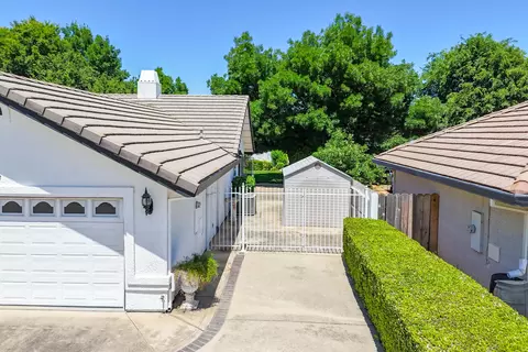 Exterior - 2184 Darsha Ln, Redding, CA 96003 photo 12 of 15