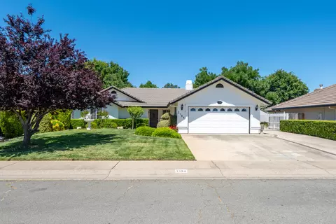 Exterior - 2184 Darsha Ln, Redding, CA 96003 photo 4 of 15