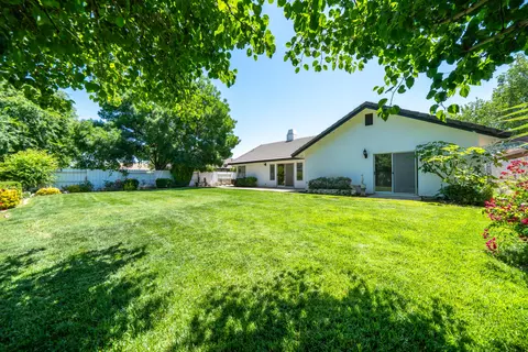 Exterior - 2184 Darsha Ln, Redding, CA 96003 photo 9 of 15