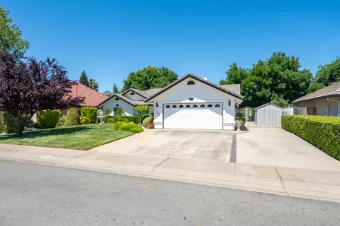 Exterior - 2184 Darsha Ln, Redding, CA 96003 photo 11 of 15