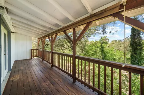 Exterior - 2190 Skyline Dr, Redding, CA 96001 photo 4 of 10