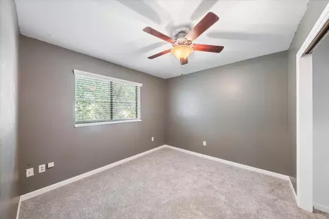 Bedroom - 2190 Skyline Dr, Redding, CA 96001 photo 2 of 4