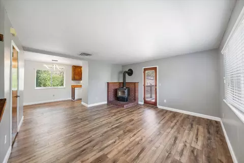 Living - 2190 Skyline Dr, Redding, CA 96001 photo 2 of 5