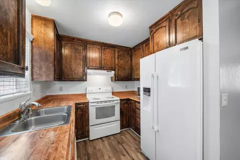Kitchen - 2190 Skyline Dr, Redding, CA 96001 photo 1 of 1