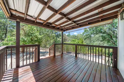Exterior - 2190 Skyline Dr, Redding, CA 96001 photo 5 of 10