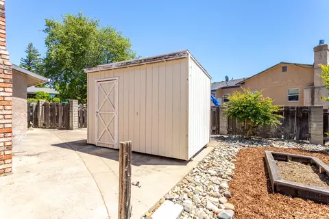 Exterior - 3640 Oro St, Redding, CA 96001 photo 5 of 9