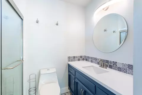 Bath - 3640 Oro St, Redding, CA 96001 photo 1 of 3