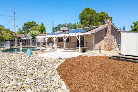 Exterior - 3640 Oro St, Redding, CA 96001 photo 2 of 9