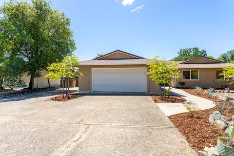 Exterior - 3640 Oro St, Redding, CA 96001 photo 8 of 9