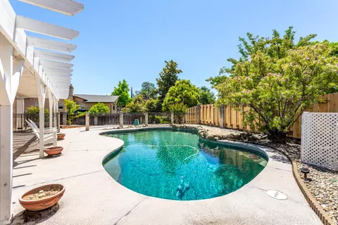 Exterior - 3640 Oro St, Redding, CA 96001 photo 3 of 9