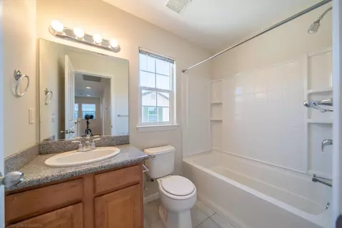 Bath - 2340 Shining Star Way, Redding, CA 96003 photo 3 of 3