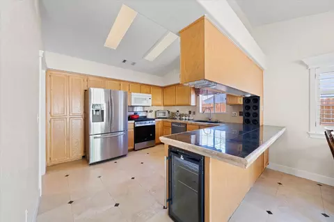 Kitchen - 853 Paramount Way, Redding, CA 96003 photo 1 of 3