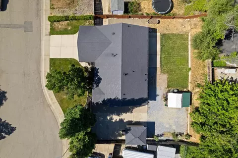 View/Area - 853 Paramount Way, Redding, CA 96003 photo 1 of 2