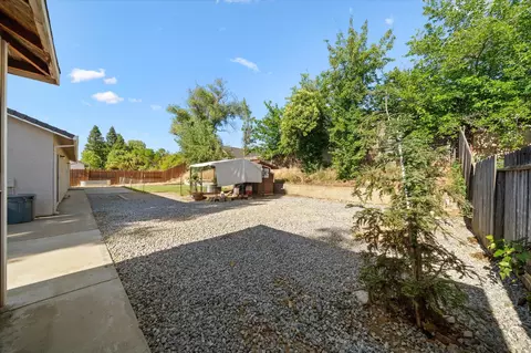 Exterior - 853 Paramount Way, Redding, CA 96003 photo 4 of 11