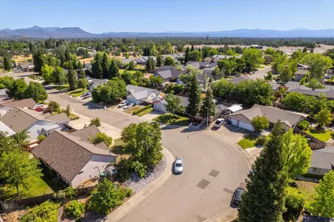 View/Area - 853 Paramount Way, Redding, CA 96003 photo 2 of 2