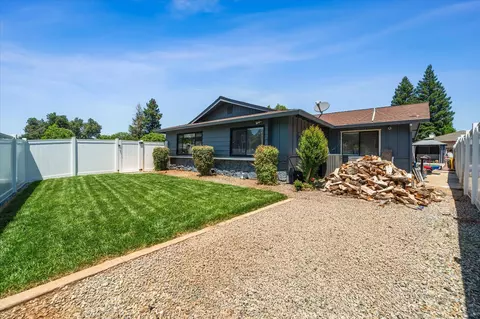 Exterior - 4699 Dandelion Dr, Redding, CA 96002 photo 8 of 9