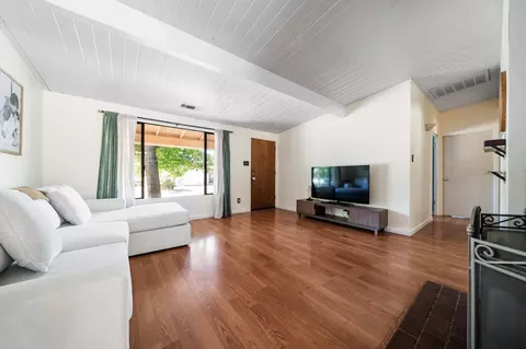 Living - 2006 Vale Dr, Redding, CA 96002 photo 1 of 2