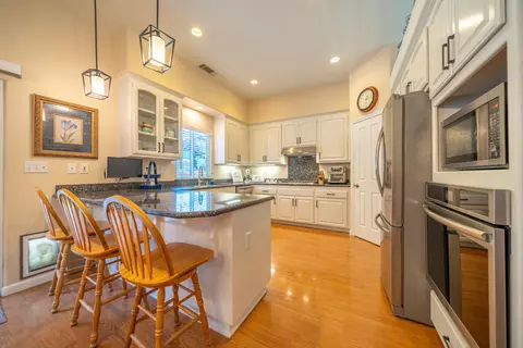1030 Tulare Ct, Redding, CA 96003 photo 5