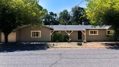 5080 Debbie Ln, Redding, CA 96002