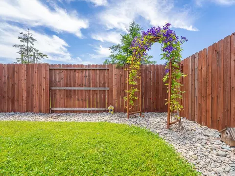Exterior - 2830 Calaveras Ct, Redding, CA 96002 photo 5 of 19