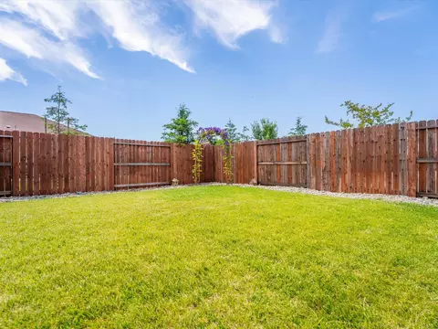Exterior - 2830 Calaveras Ct, Redding, CA 96002 photo 11 of 19