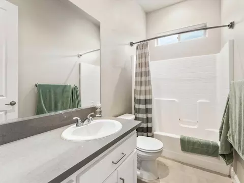 Bath - 2830 Calaveras Ct, Redding, CA 96002 photo 2 of 3