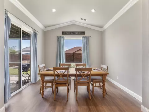 Dining - 2830 Calaveras Ct, Redding, CA 96002 photo 1 of 2