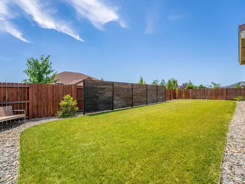 Exterior - 2830 Calaveras Ct, Redding, CA 96002 photo 16 of 19