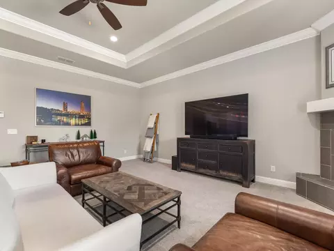 Living - 2830 Calaveras Ct, Redding, CA 96002 photo 2 of 6