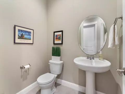 Bath - 2830 Calaveras Ct, Redding, CA 96002 photo 3 of 3