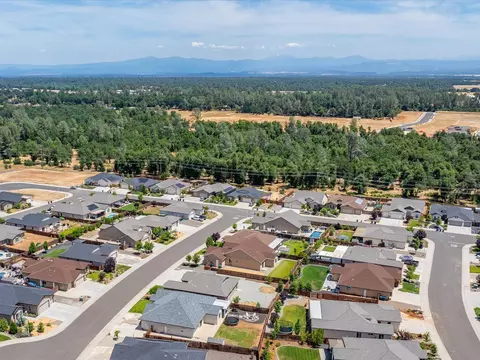 View/Area - 2830 Calaveras Ct, Redding, CA 96002 photo 6 of 6