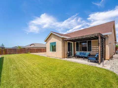 Exterior - 2830 Calaveras Ct, Redding, CA 96002 photo 15 of 19