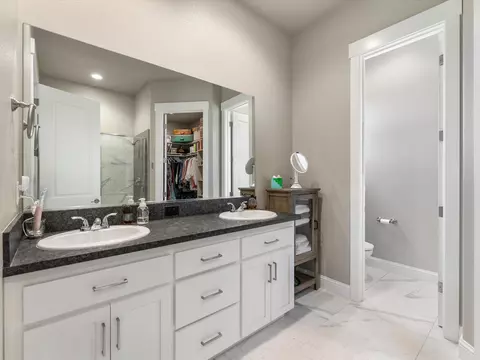 Bath - 2830 Calaveras Ct, Redding, CA 96002 photo 1 of 3
