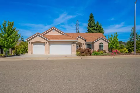 1005 Albion Ave, Redding, CA 96003
