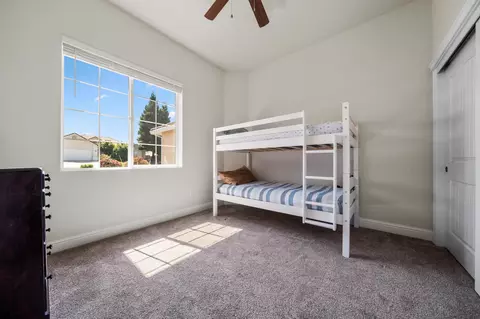 Bedroom - 1005 Albion Ave, Redding, CA 96003 photo 4 of 4