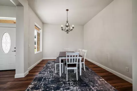 Dining - 1005 Albion Ave, Redding, CA 96003 photo 1 of 1