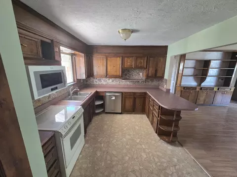 Kitchen - 846 Ridge Rd, Redding, CA 96003 photo 1 of 5